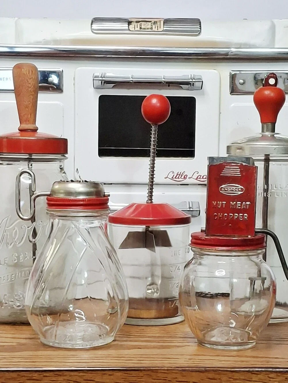 Vintage Red Federal Tool Hazel Atlas Nut Grinder Kitchen Collectible USA